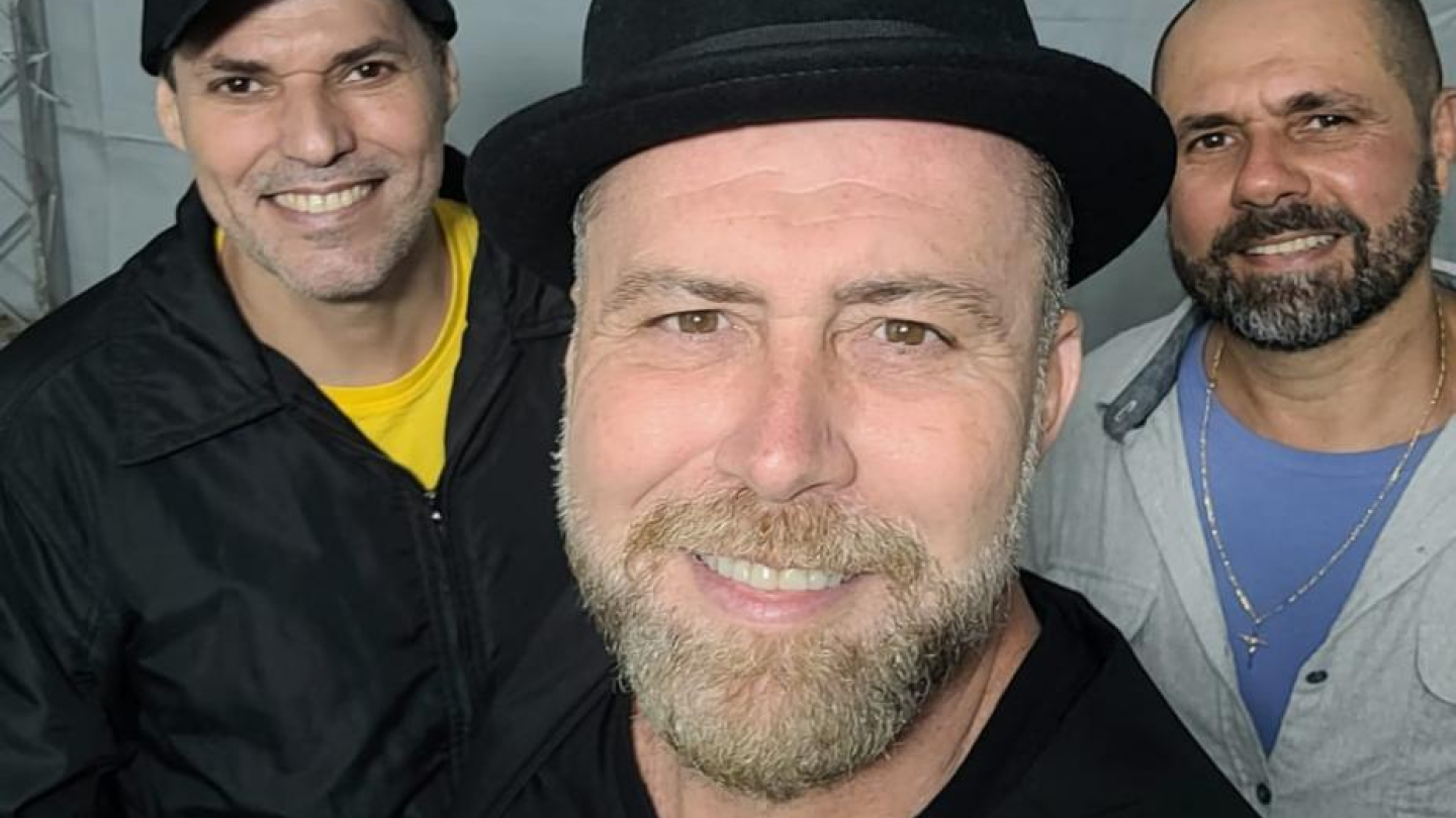 Três integrantes da banca que se apresenta no evento