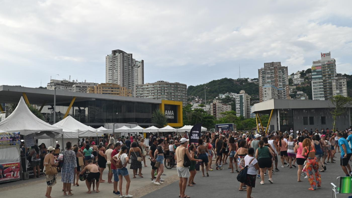 Emissário movimentado