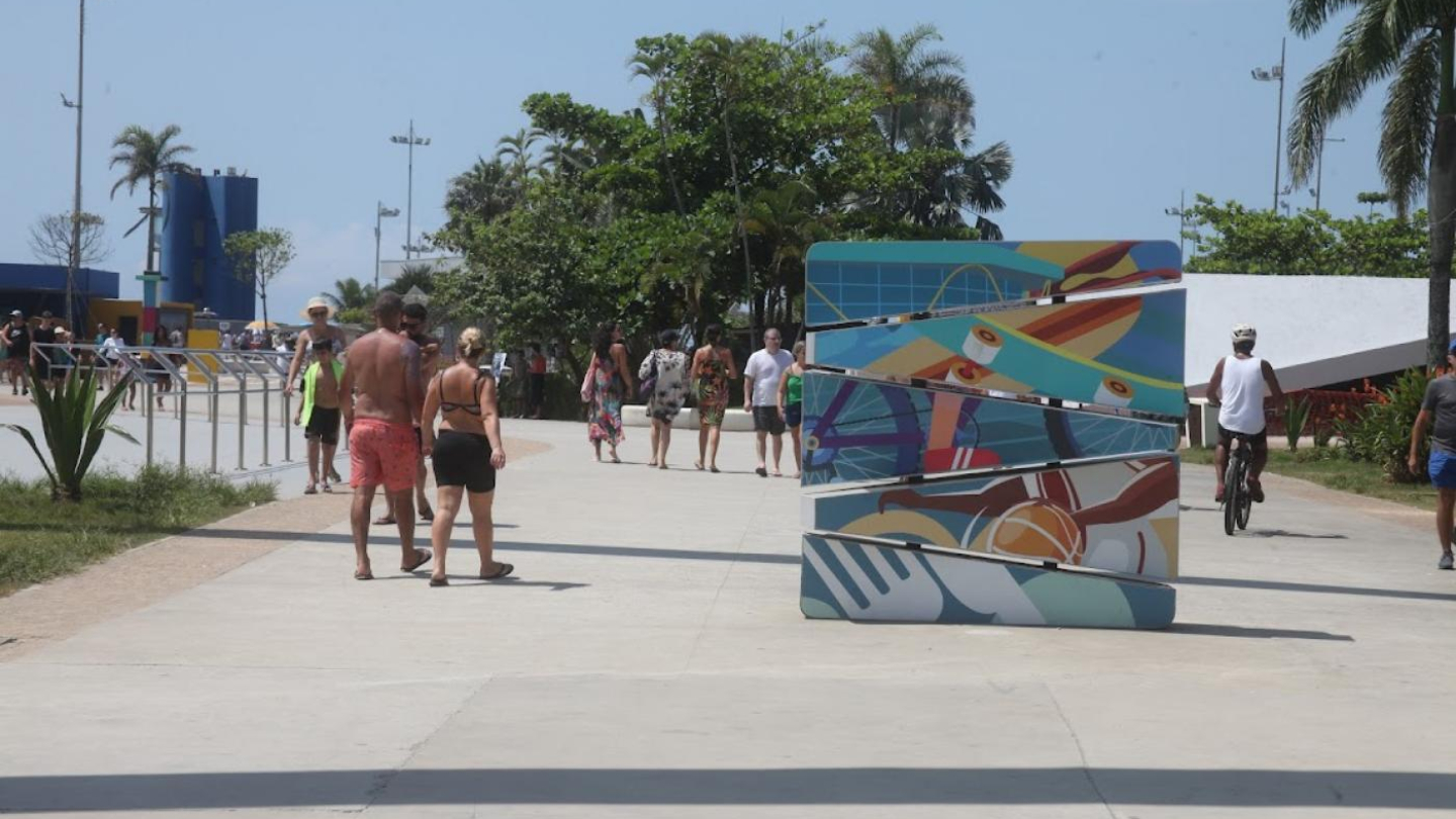 Emissário movimentado