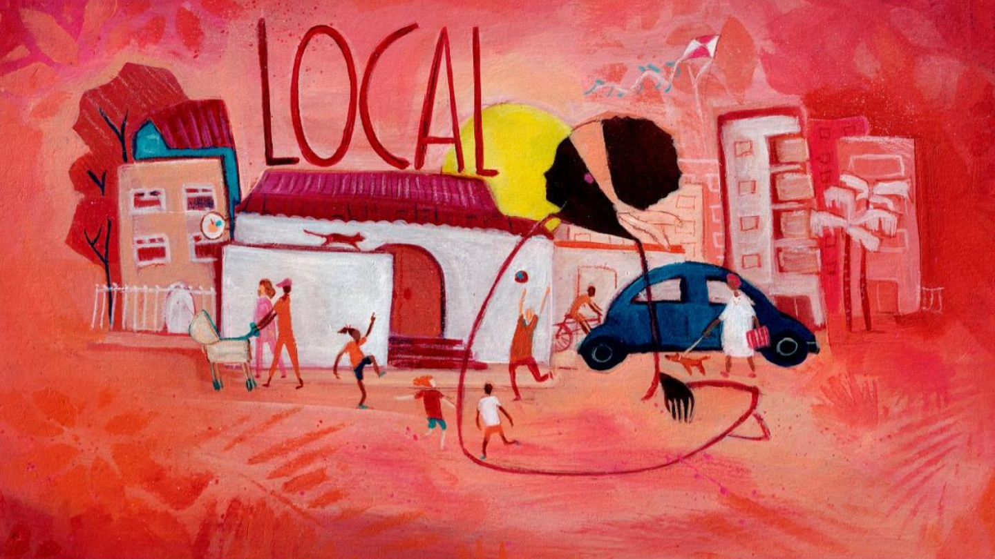 Ilustração artística em tons vibrantes de rosa e vermelho da artista Simone Matias, representando o cotidiano de um bairro com pessoas, prédios e a palavra "LOCAL" em destaque