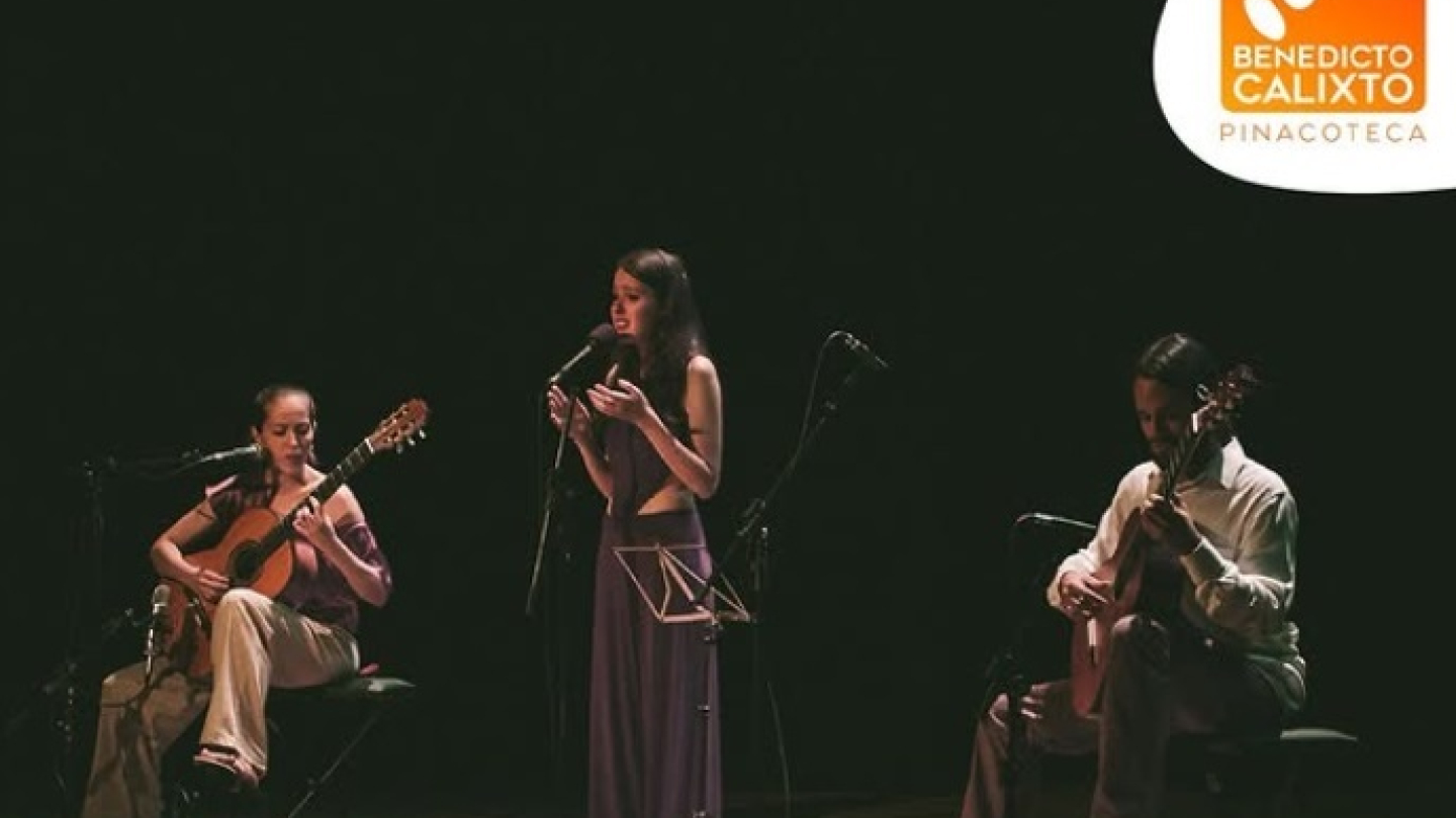 Cartaz do evento musical "Samba-canção pra você lembrar", com Duo Backer e Thales Nunes, que será realizado na Pinacoteca Benedicto Calixto no dia 18 de abril às 17h30