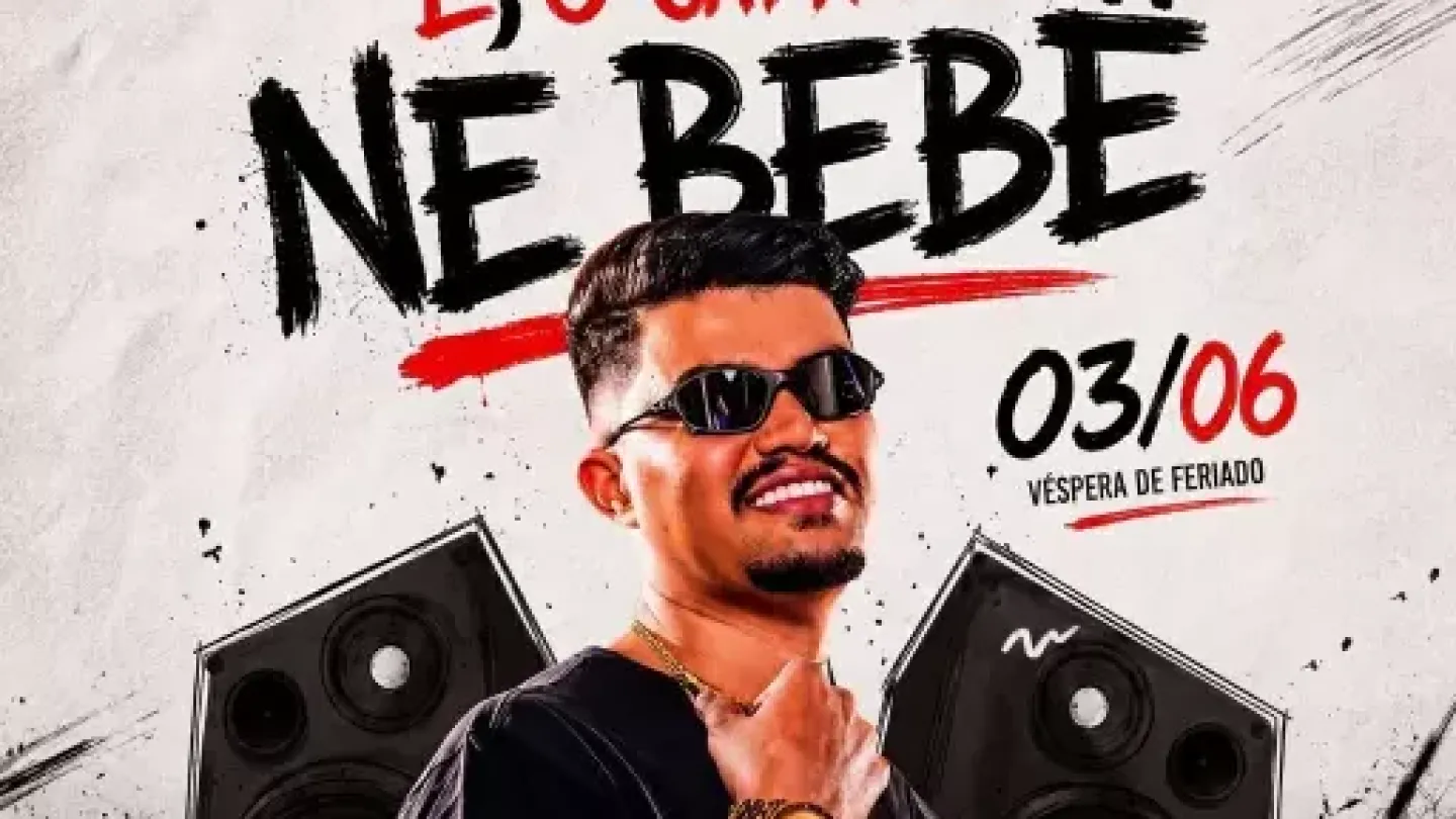 Cartaz de divulgação de uma apresentação de Japa NK na Yellow House. O influenciador e DJ aparece usando óculos escuros, camiseta preta e relógio dourado, posando diante de caixas de som. A arte utiliza elementos gráficos em preto, branco e vermelho, com visual urbano e contemporâneo. O cartaz informa a realização do evento no dia 3 de junho, véspera de feriado, no Centro de Santos.