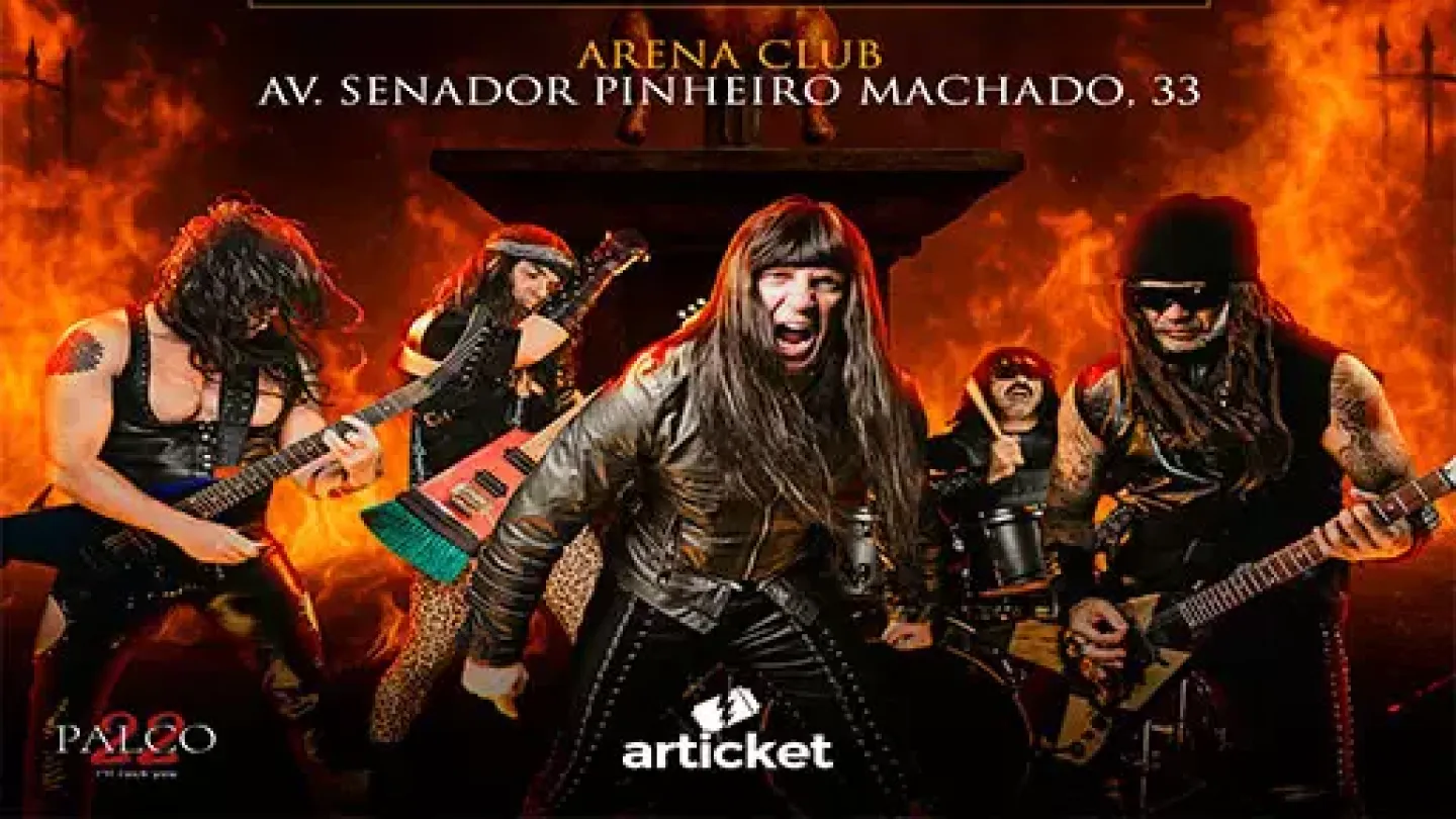 Peça promocional do show da banda Massacration. A imagem apresenta os músicos caracterizados com visual típico do heavy metal, usando roupas escuras e cabelos longos, em frente a um cenário repleto de fogo, relâmpagos e referências ao gênero. O nome da banda aparece em destaque no topo, acompanhado da informação sobre a turnê de 20 anos do álbum "Gates of Metal Fried Chicken of Death". O cartaz divulga a apresentação no Arena Club, em Santos, no dia 12 de junho.