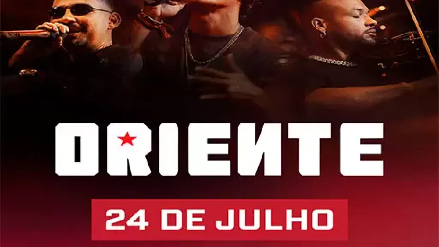 Cartaz do show do grupo Oriente em Santos. A arte apresenta três integrantes da banda em destaque, cada um em um momento de performance. Um deles canta ao microfone, outro aparece usando óculos escuros e o terceiro surge em perfil. O nome "Oriente" ocupa o centro do cartaz em letras brancas de grande destaque, enquanto a data de 24 de julho e o local Arena Club aparecem logo abaixo.