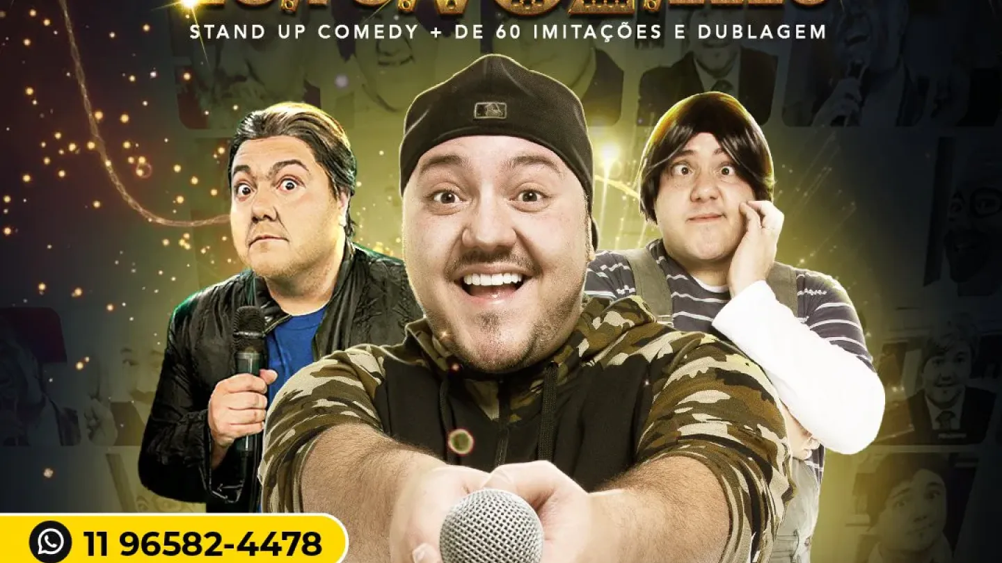 Cartaz promocional do espetáculo "Eu, Tu, Voz, Eles", estrelado pelo humorista Rodrigo Cáceres. A arte destaca o comediante ao centro, sorrindo e estendendo um microfone em direção ao público. Ao seu lado, aparecem duas caracterizações diferentes do artista, representando personagens do show. O fundo traz refletores de palco e imagens desfocadas, reforçando o clima de espetáculo. Na parte superior, constam a data 17 de agosto (segunda-feira) e o nome do humorista. O cartaz informa ainda que a apresentação r
