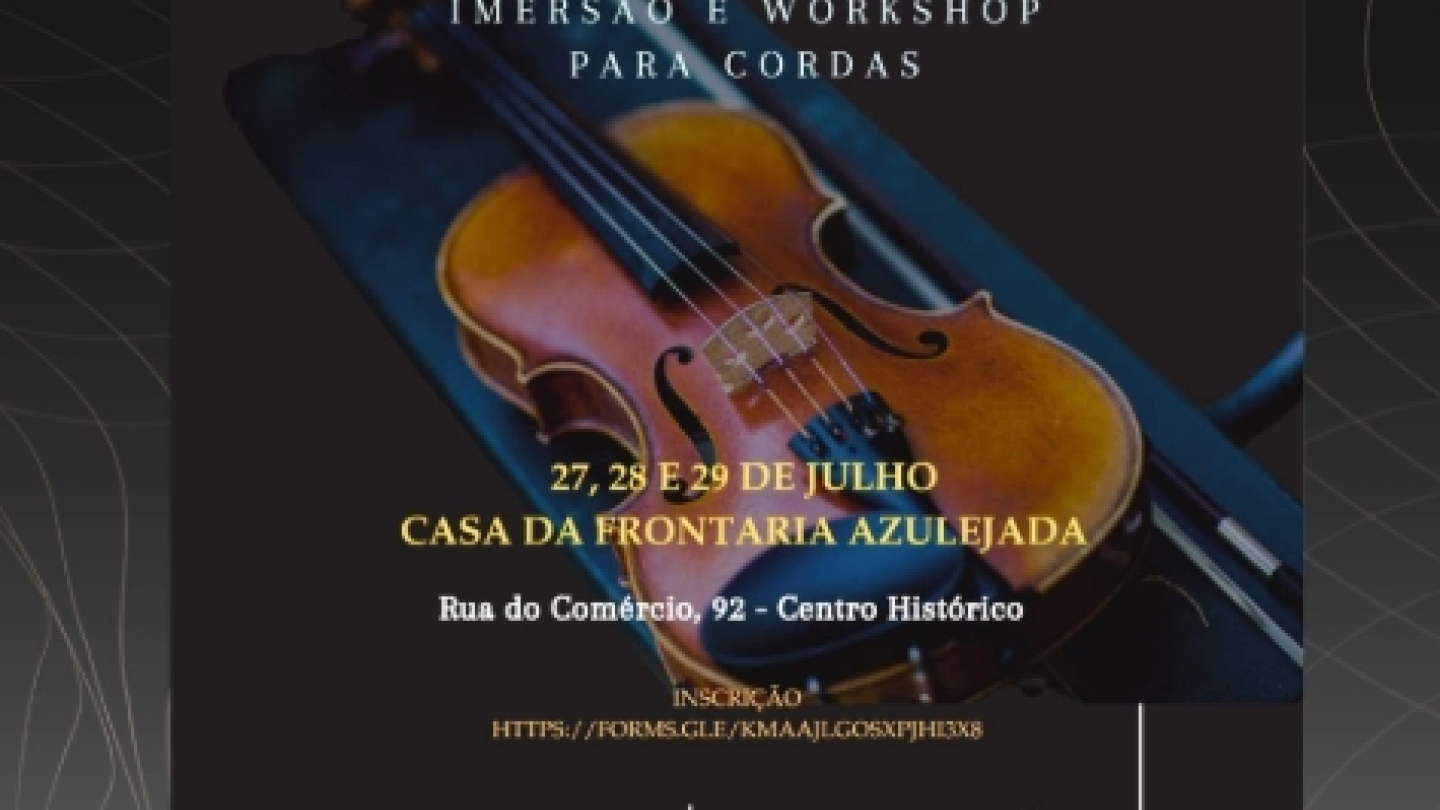Cartaz de divulgação da programação comemorativa dos 10 anos da Camerata Jovem Santista. A arte destaca a fotografia de um violino sobre fundo escuro e informa a realização da Imersão e Workshop para Cordas, entre os dias 27 e 29 de julho, na Casa da Frontaria Azulejada, no Centro Histórico de Santos. Na parte inferior, aparecem os logotipos da Secretaria de Cultura e da Prefeitura de Santos, além do endereço e do link para inscrições.