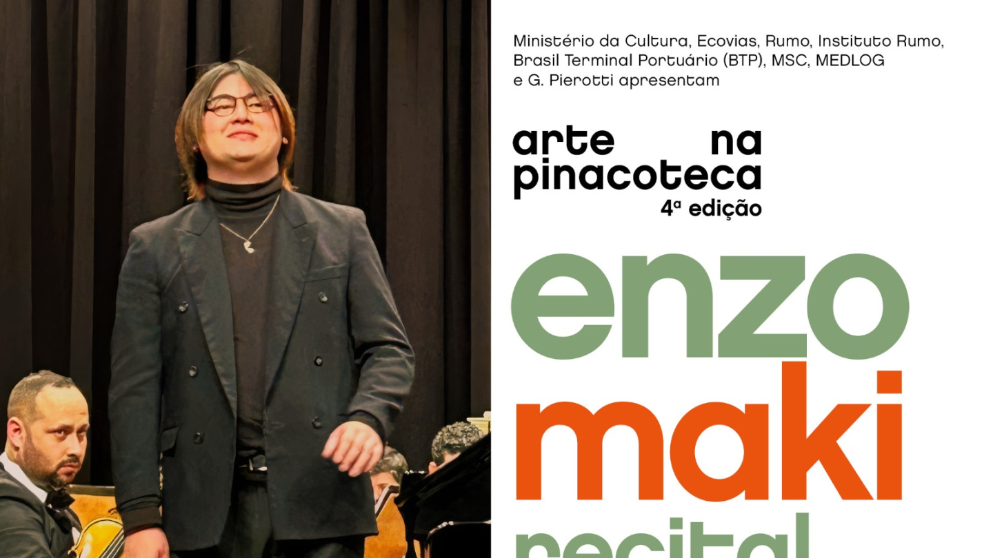 Cartaz de divulgação de um recital do pianista Enzo Maki. À esquerda, o músico aparece em pé diante de uma orquestra, usando terno escuro e sorrindo; à direita, o cartaz destaca o nome do artista e as informações do evento em um layout com predominância das cores verde e laranja.