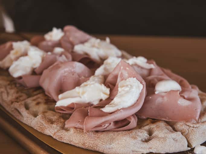 Panini de mortadela