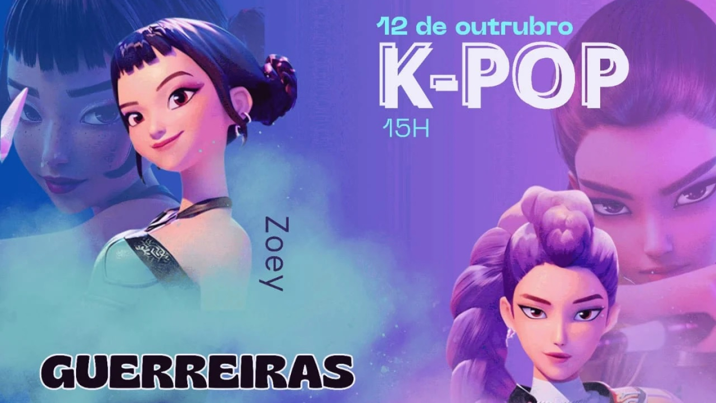Cartaz colorido de evento K-Pop, com ilustrações de personagens femininas chamadas Zoey, Rumi e Mira, anunciando o espetáculo “Guerreiras”
