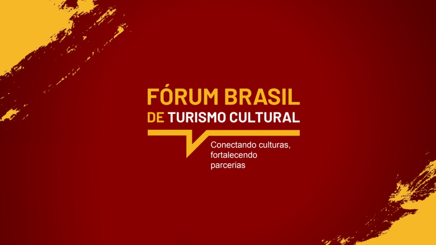 Cartaz do Fórum Brasil de Turismo Cultural, com fundo vermelho e letras em amarelo