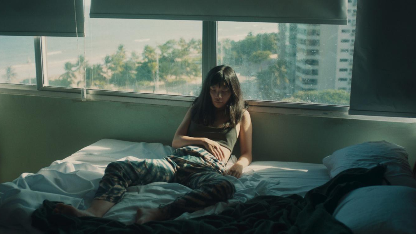 Cena de filme com mulher dormindo