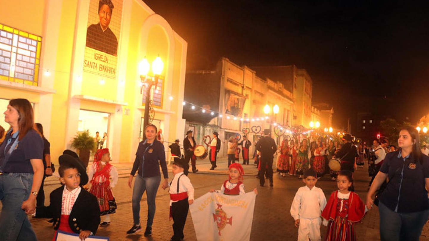 rua portuguesa desfile