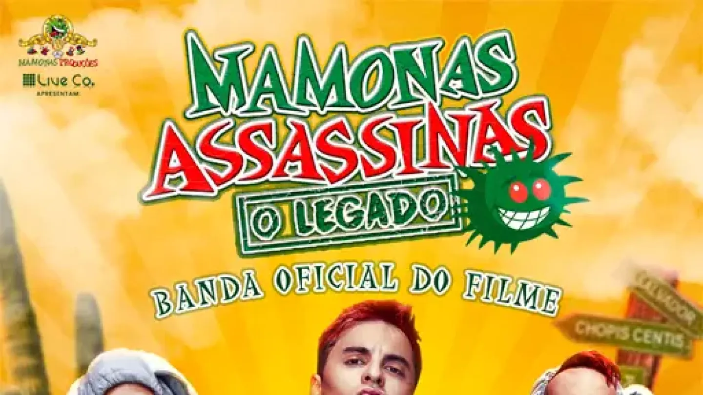 Cartaz promocional do espetáculo "Mamonas Assassinas – O Legado". A arte destaca os integrantes da banda oficial do filme caracterizados como os eternos Mamonas Assassinas, usando fantasias inspiradas nos figurinos marcantes do grupo. Ao fundo, uma paisagem em tons amarelados e placas que remetem a Guarulhos reforçam a identidade visual da homenagem. O título "Mamonas Assassinas – O Legado" aparece em destaque, acompanhado da frase "Banda Oficial do Filme".